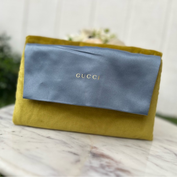 GucciAuthenticHollywood CollectionVelvet Satin Clutch Sunglass CaseYellow